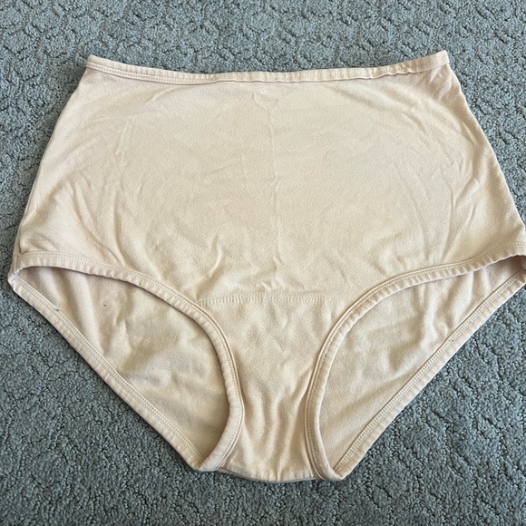 ARQ size L, high rise, SOFT PEACH color - Picture 1 of 2